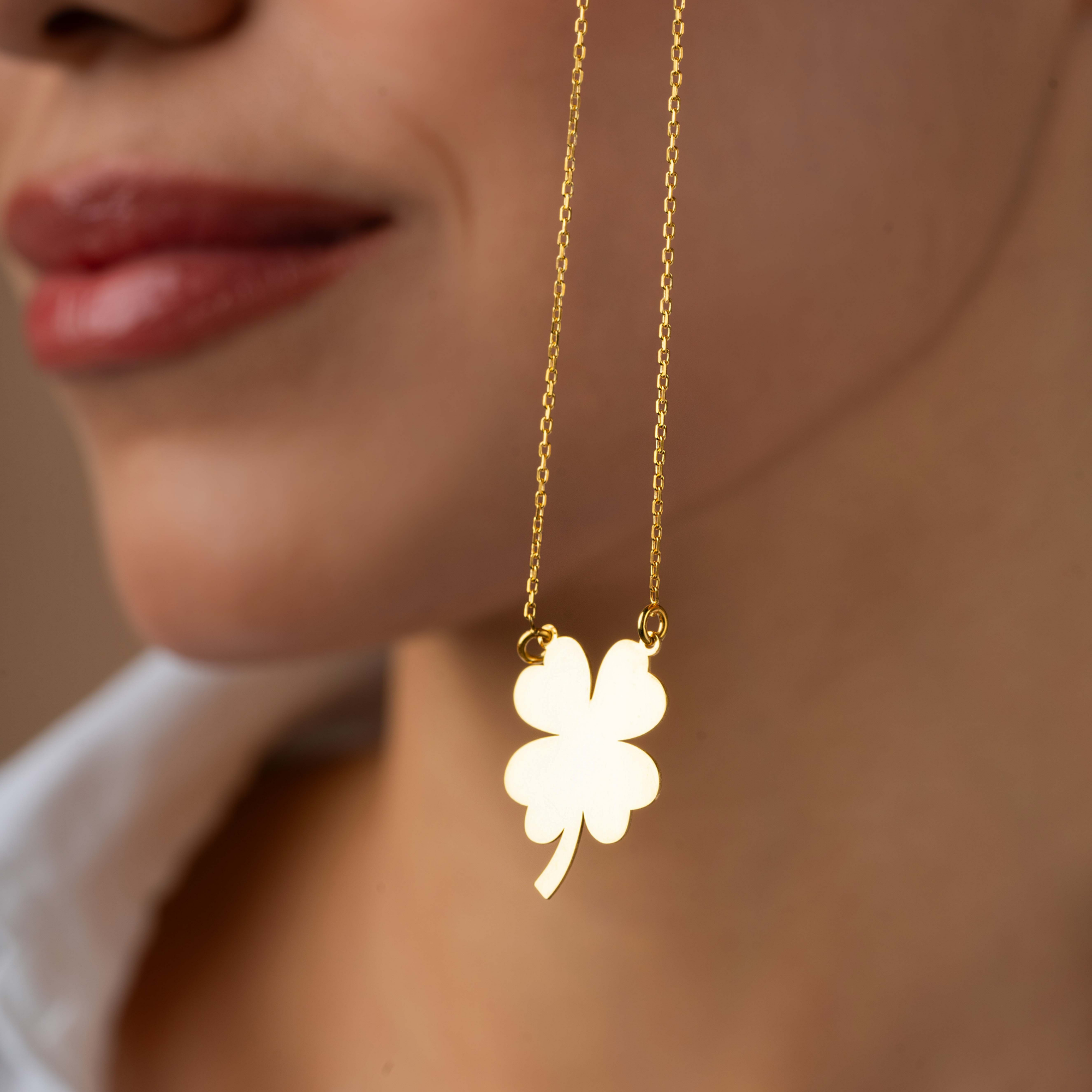 Clover Necklace – UXV Jewelry