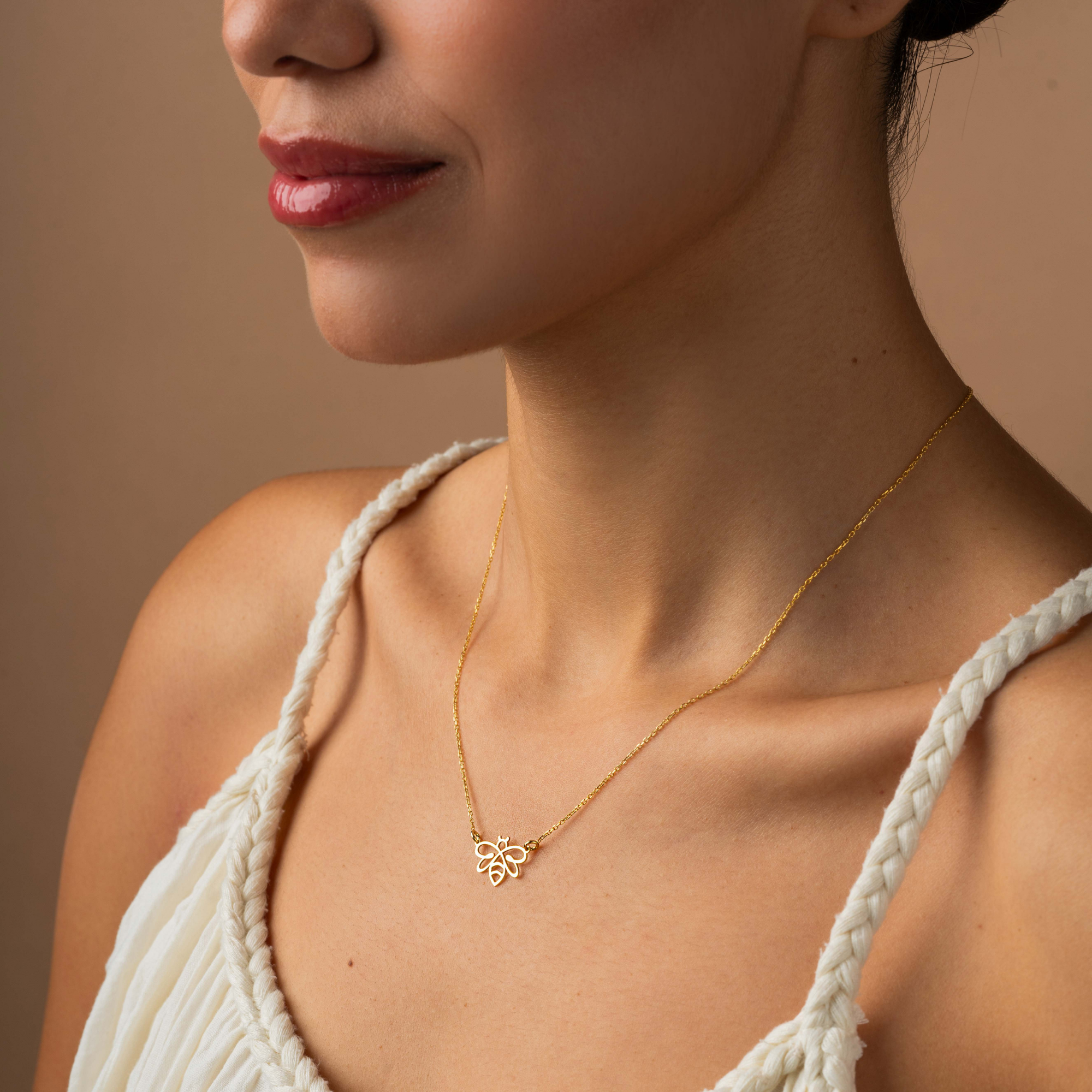 Honey Bee Necklace – UXV Jewelry