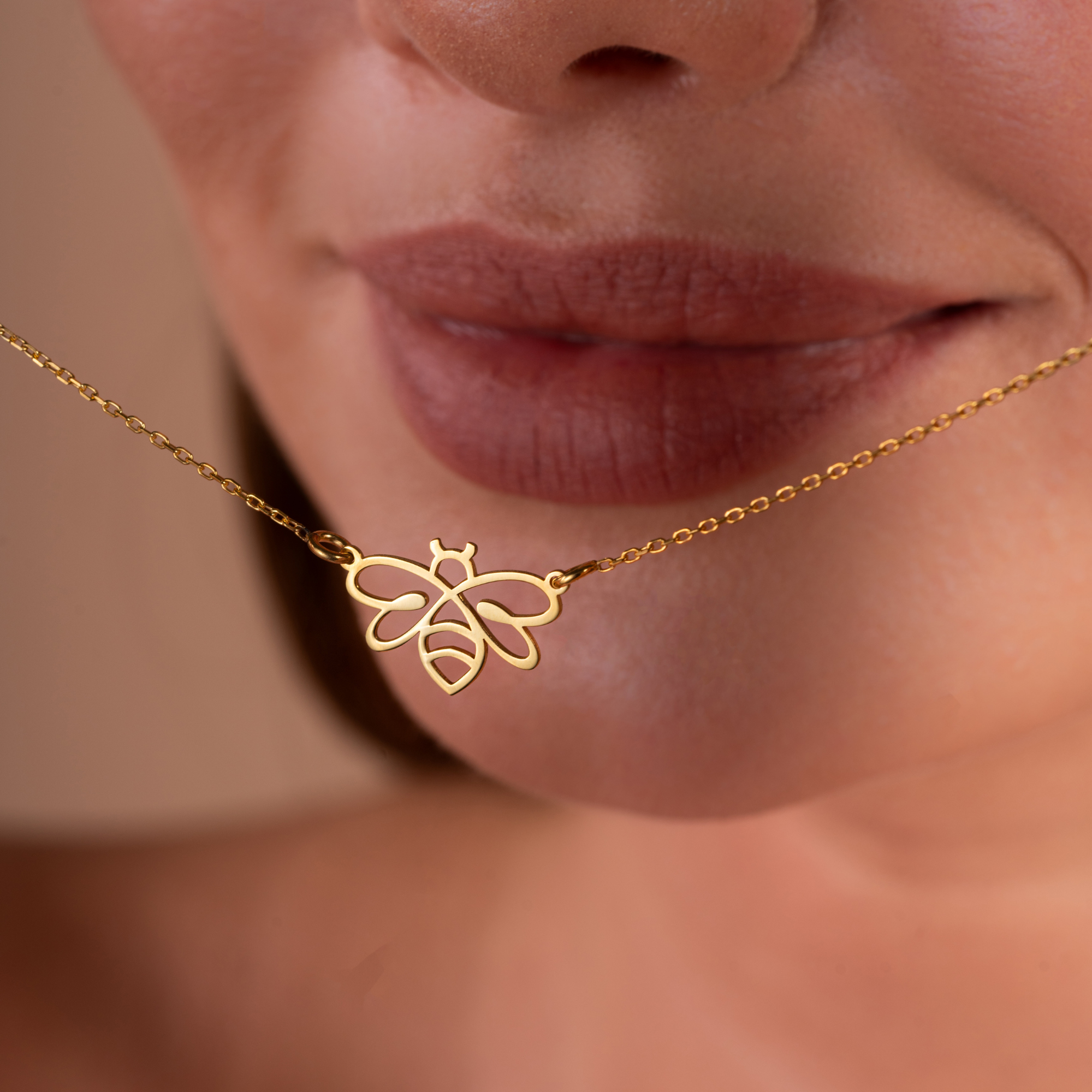 Honey Bee Necklace – UXV Jewelry
