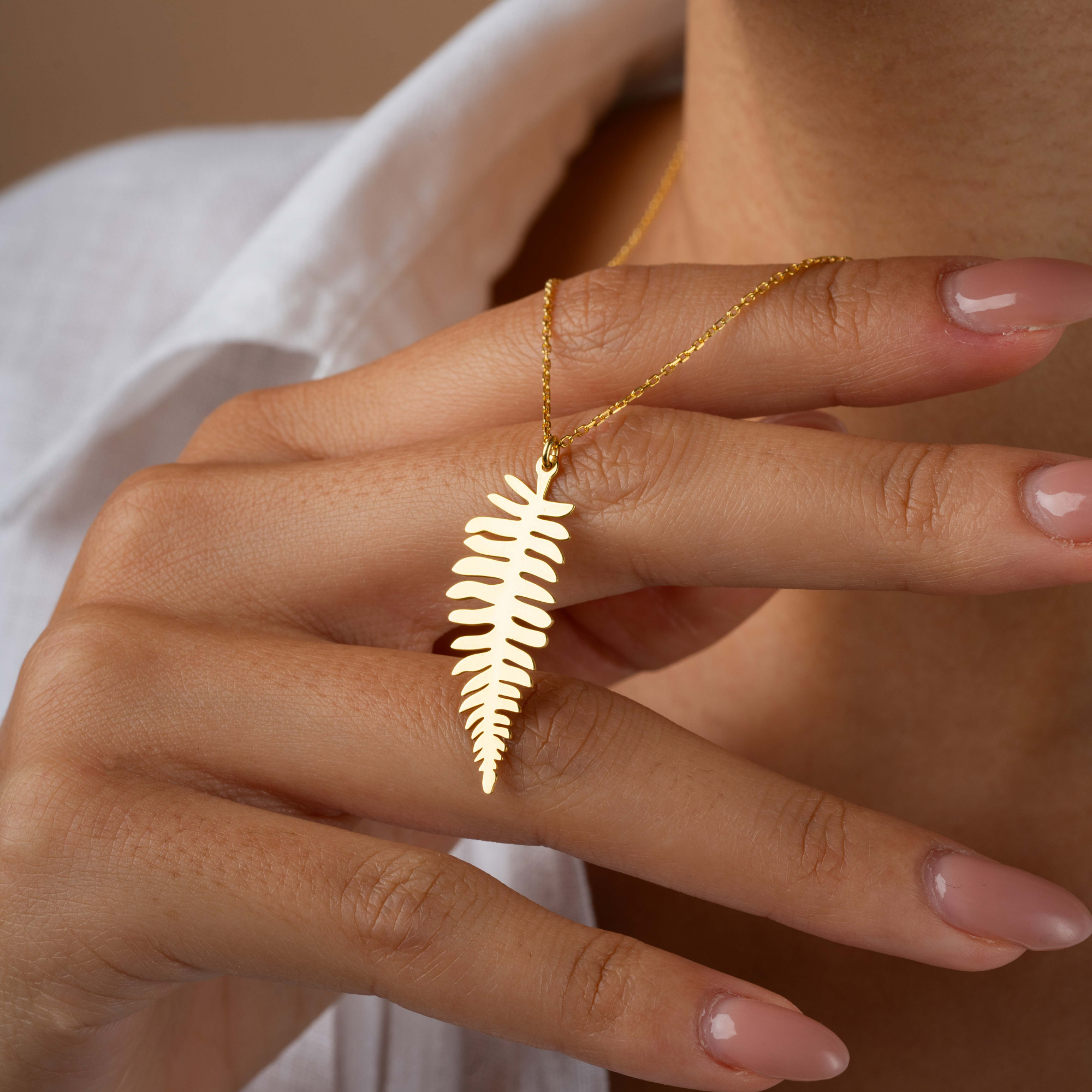 Leaf Pendant Necklace | UXV Jewelry