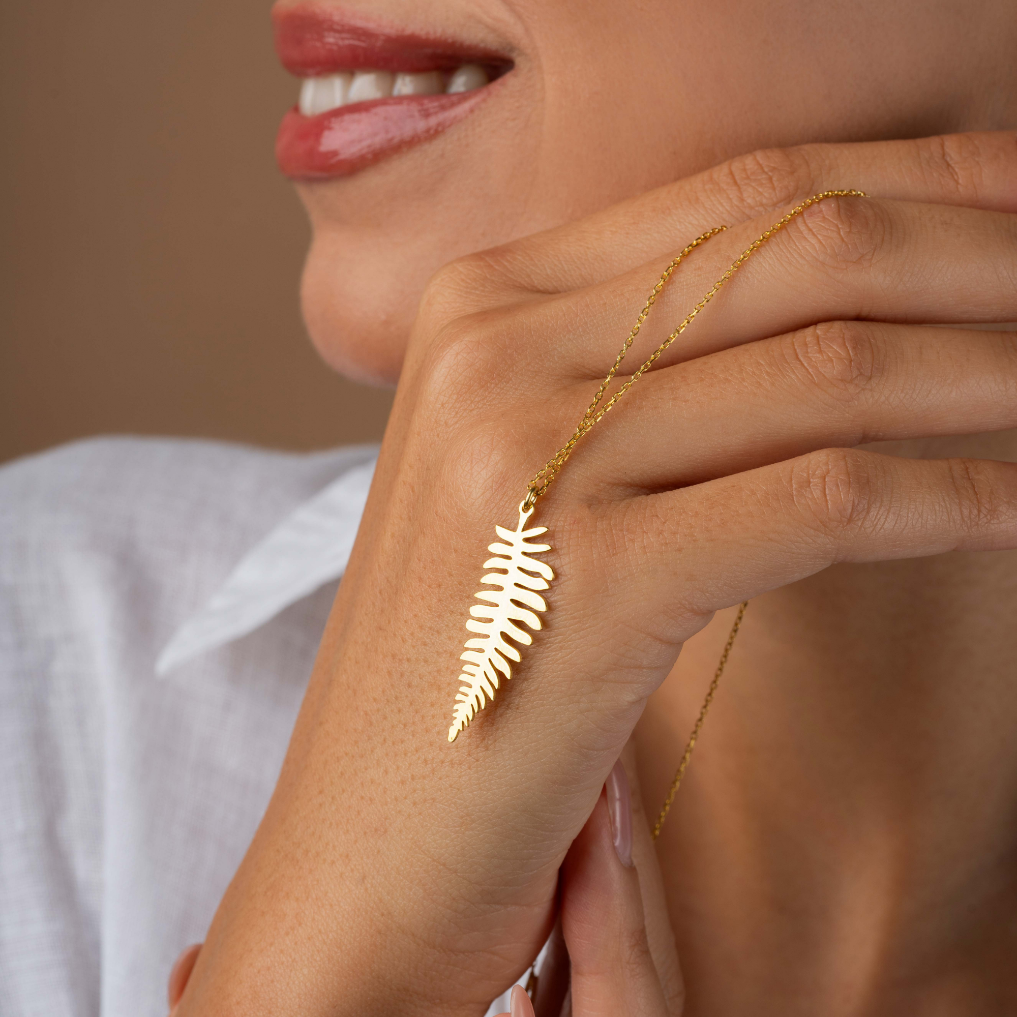 Leaf Pendant Necklace | UXV Jewelry