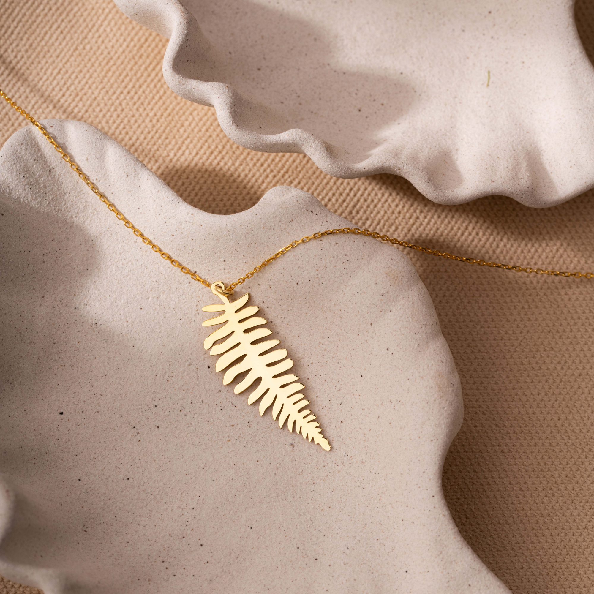 Leaf Pendant Necklace | UXV Jewelry