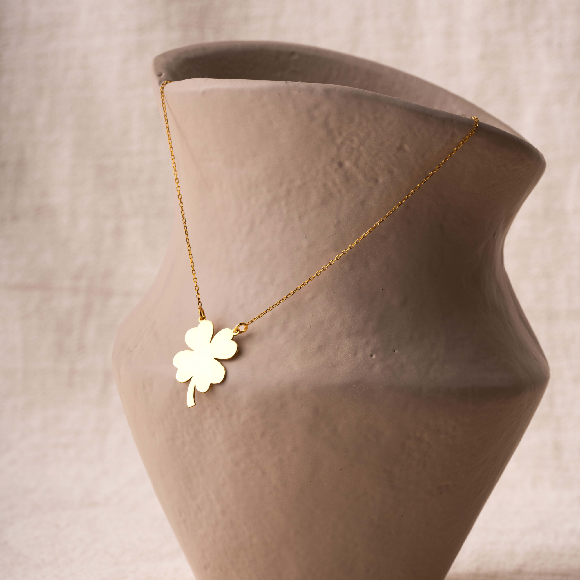 Clover Necklace – UXV Jewelry