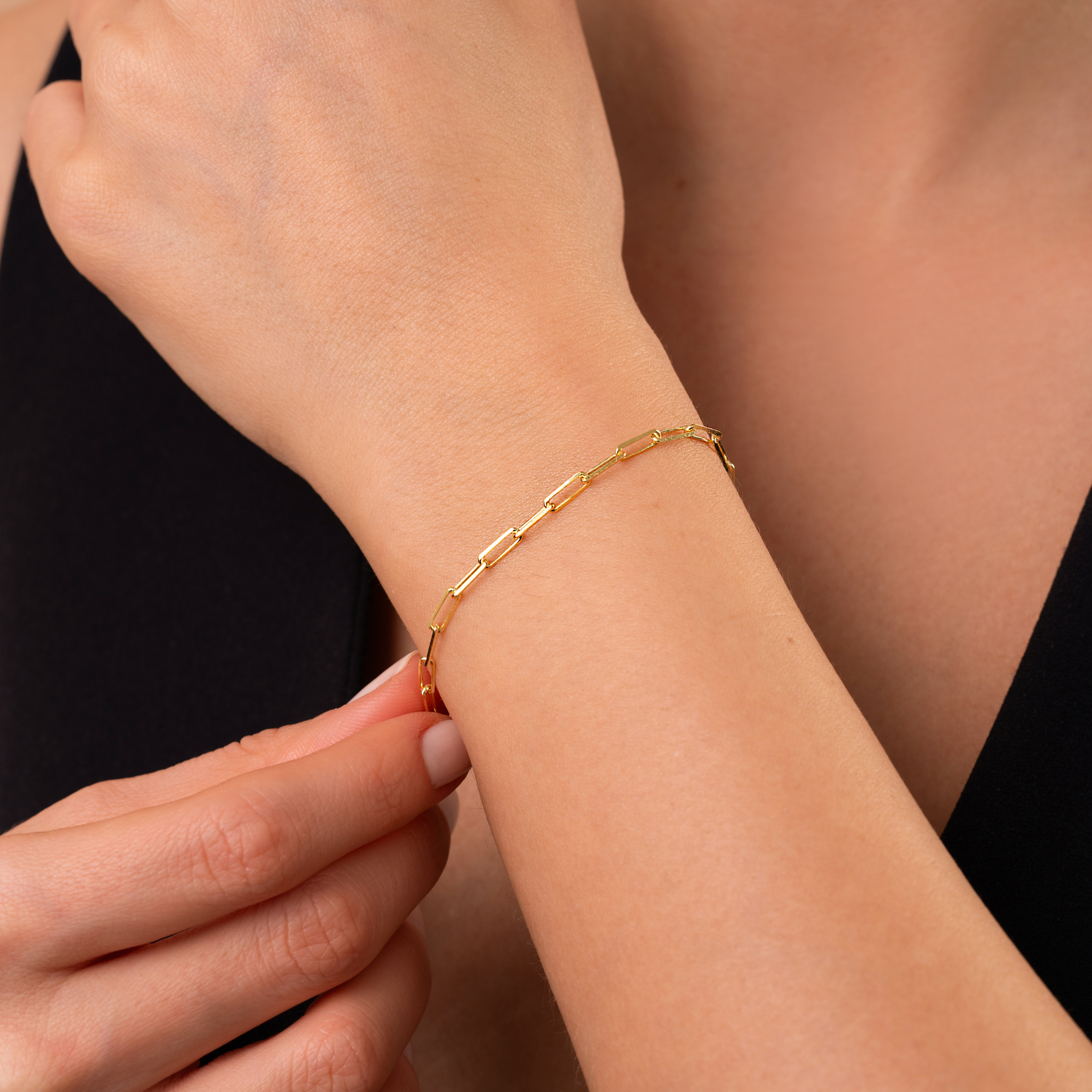 Paperclip Chain Bracelet – Dainty & Modern | UXV Jewelry