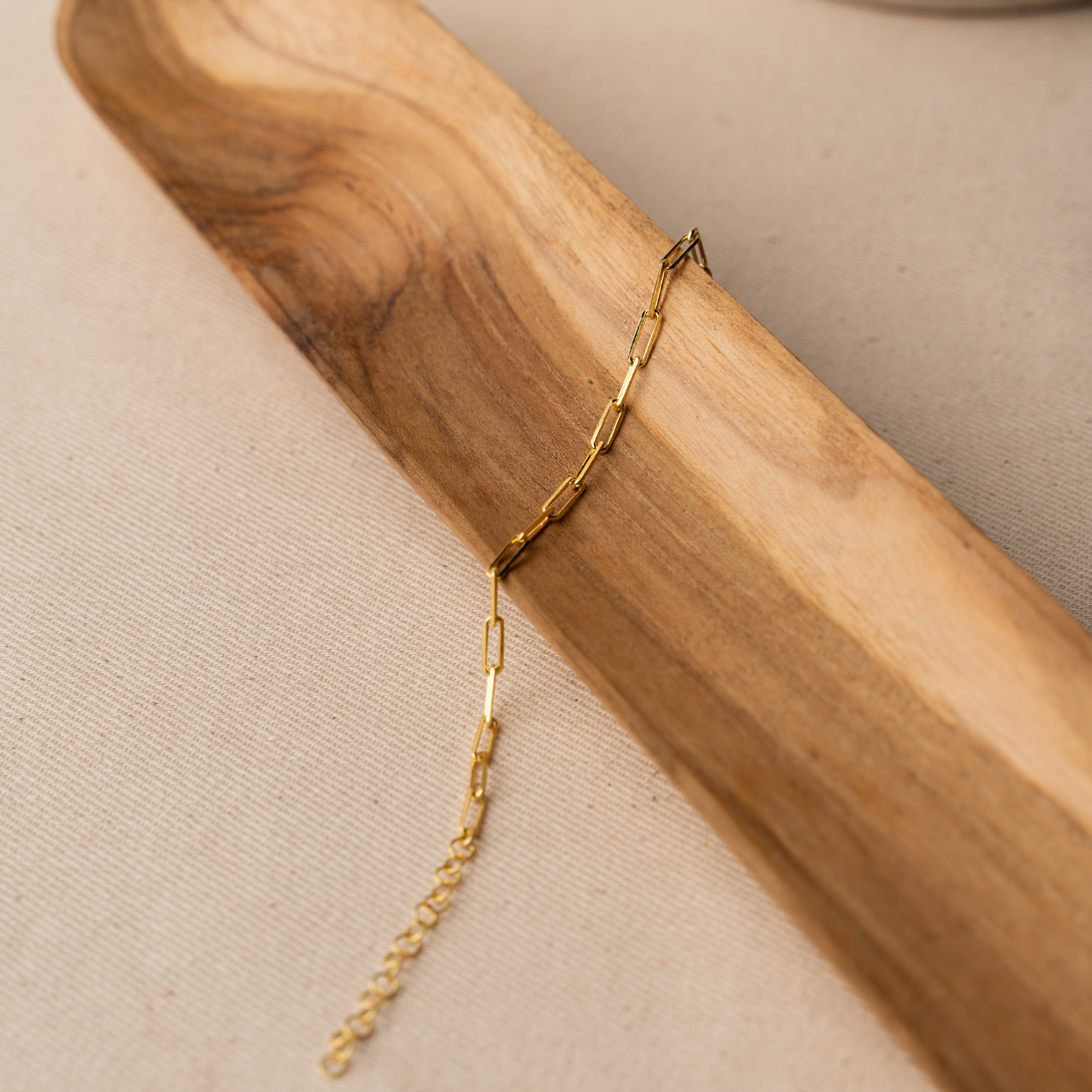 Paperclip Chain Bracelet – Dainty & Modern | UXV Jewelry