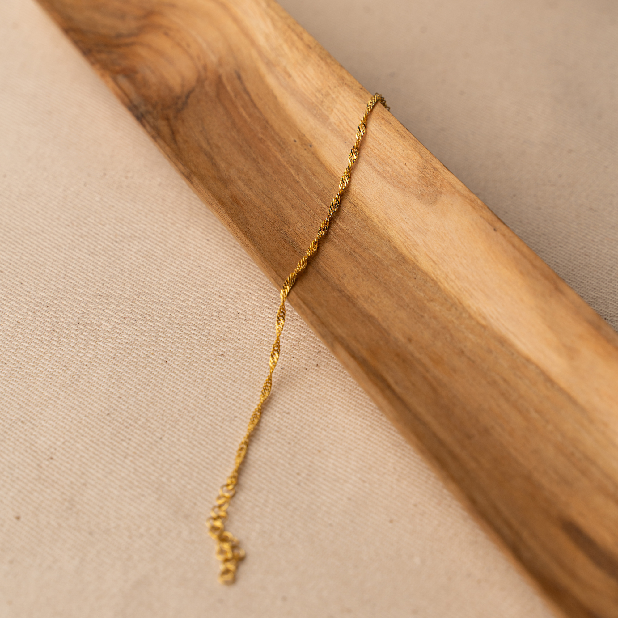 Twist Chain Bracelet – Elegant & Timeless | UXV Jewelry